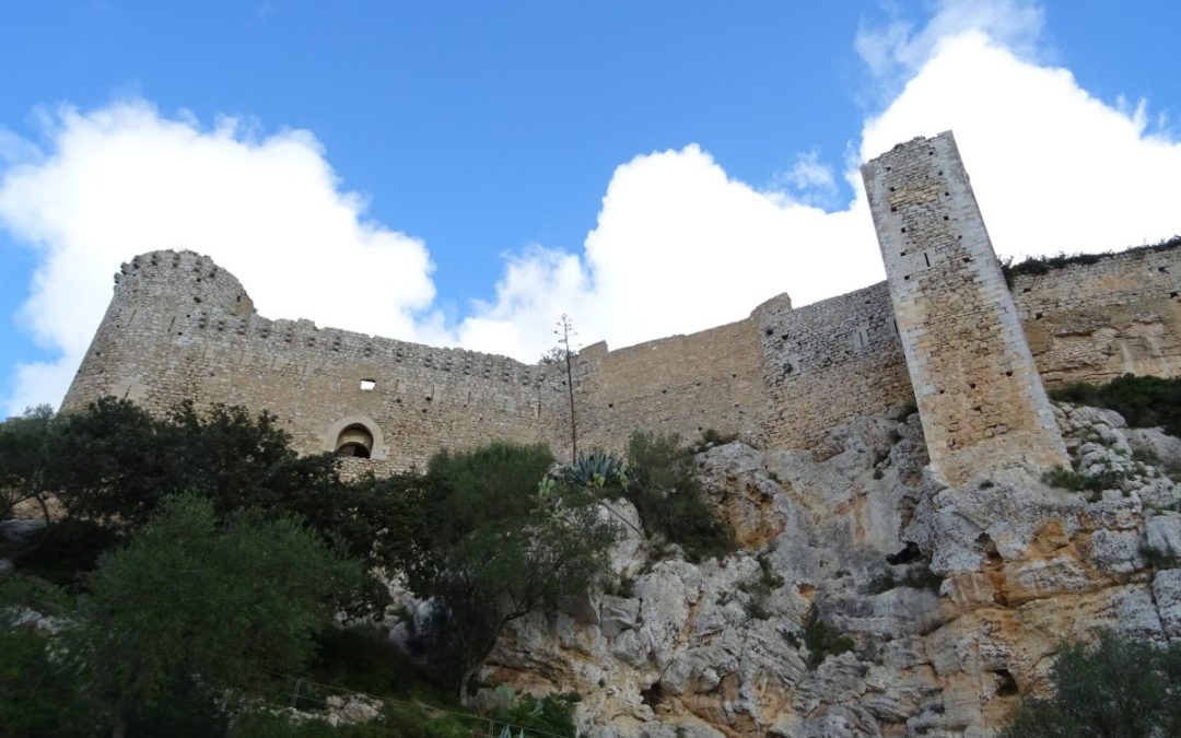 Die Felsenburg Castell de Santueri