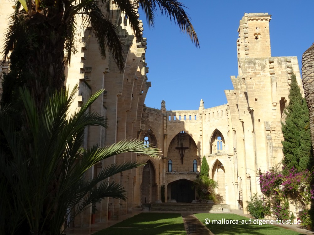 Veranstaltungsort für die Revetla: unvollendete Kirche in Son Servera, Mallorca