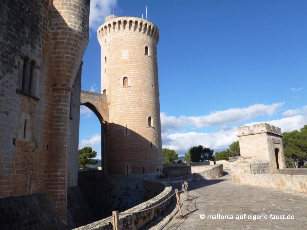 Burggraben und Torre de Homenaje,Castell de Bellver, Palma de Mallorca